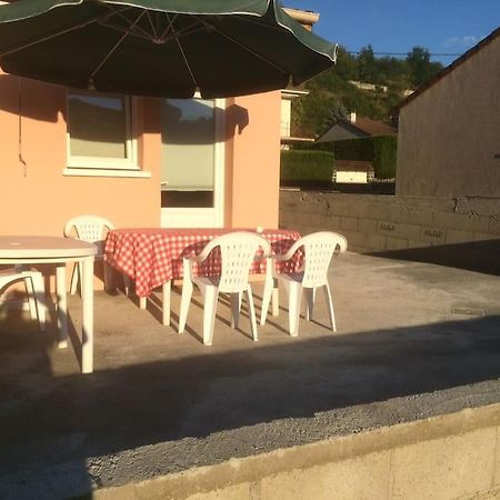 Le Coin Tranquille Au Pied Du Puy De Dome Lejlighed Pontgibaud Eksteriør billede